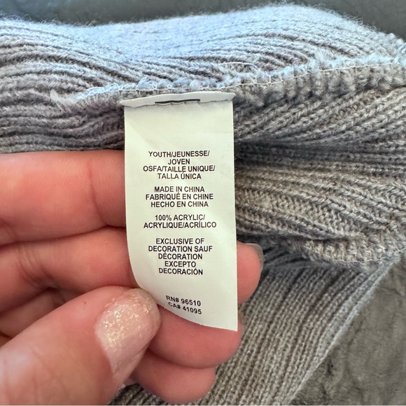 Under Armour Grey Youth Knit Beanie Hat - Picture 3 of 3